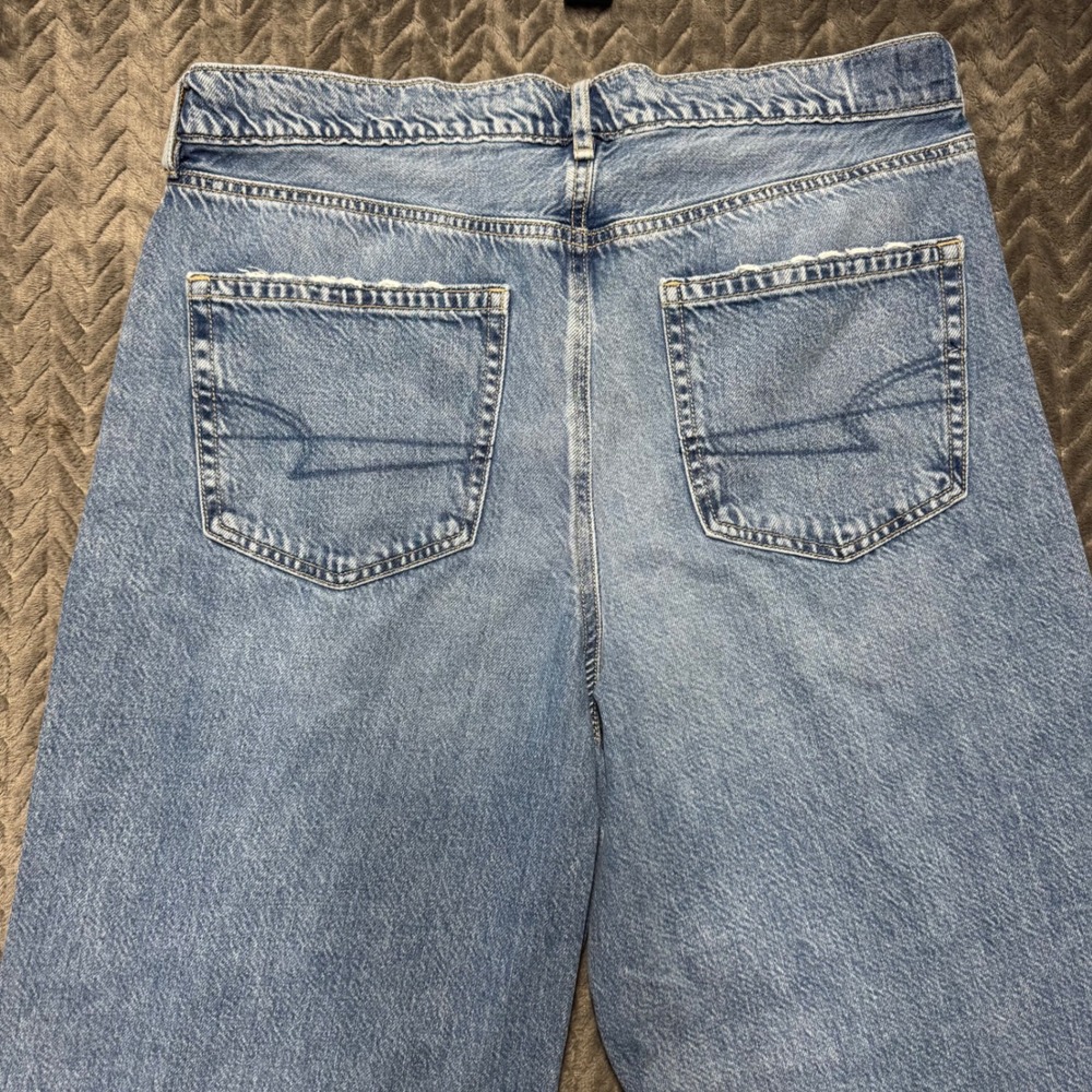 American Eagle Baggy Wide Leg Blue Jeans Size 12 Super High Rise (2106) - Picture 8 of 10